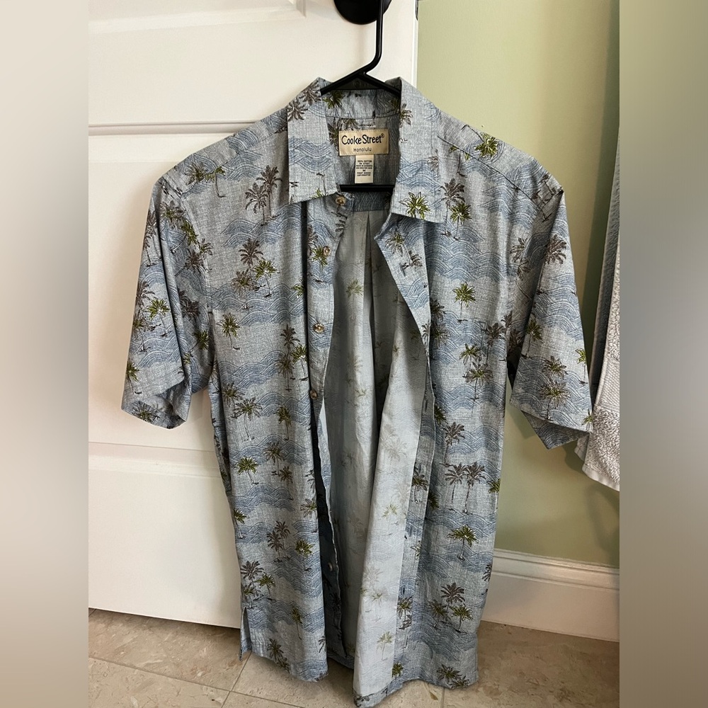 Medium casual men’s button up t shirt